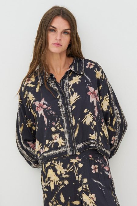 874640000000 NÜ Bluse hos NINNA i Næstved og Ringsted