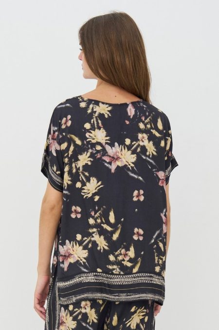 874646000000 NÜ Bluse hos NINNA i Næstved og Ringsted